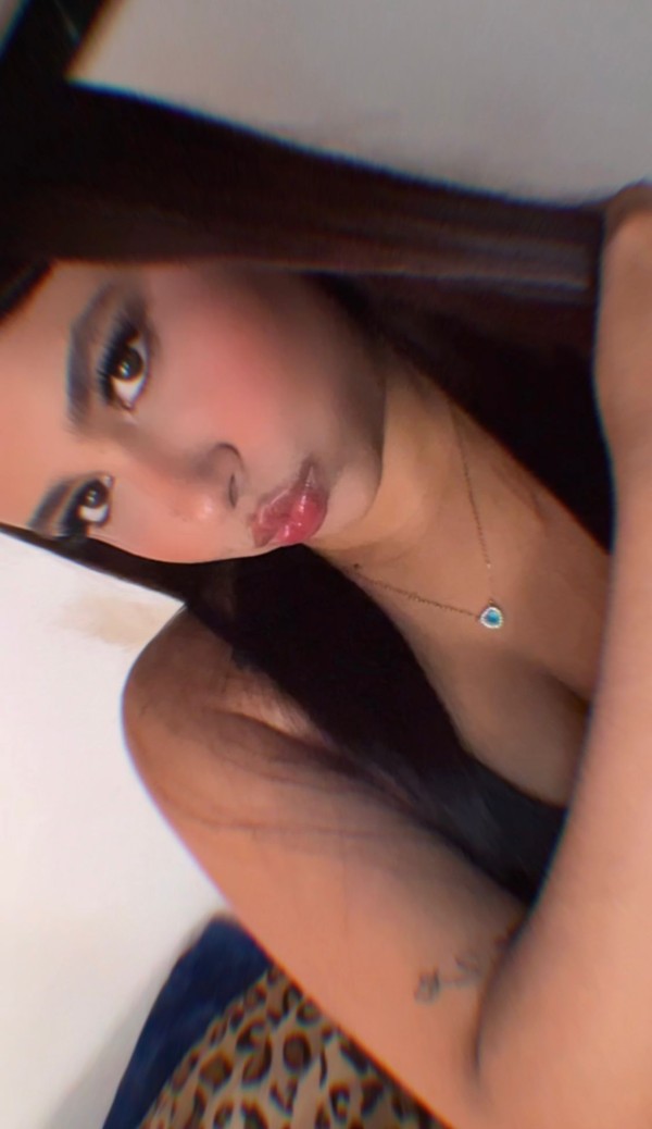 MIA 654011725 JOVENCITA CACHONDITA