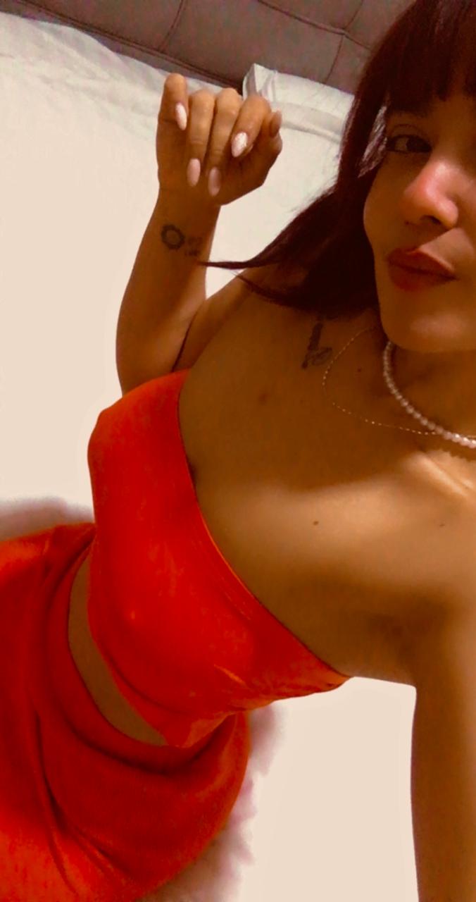ESPECTACULAR LATINA RECIÉN LLEGADA FOTOS REALES