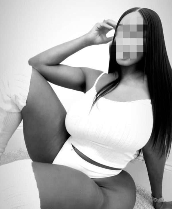 Guarra negra guapísima