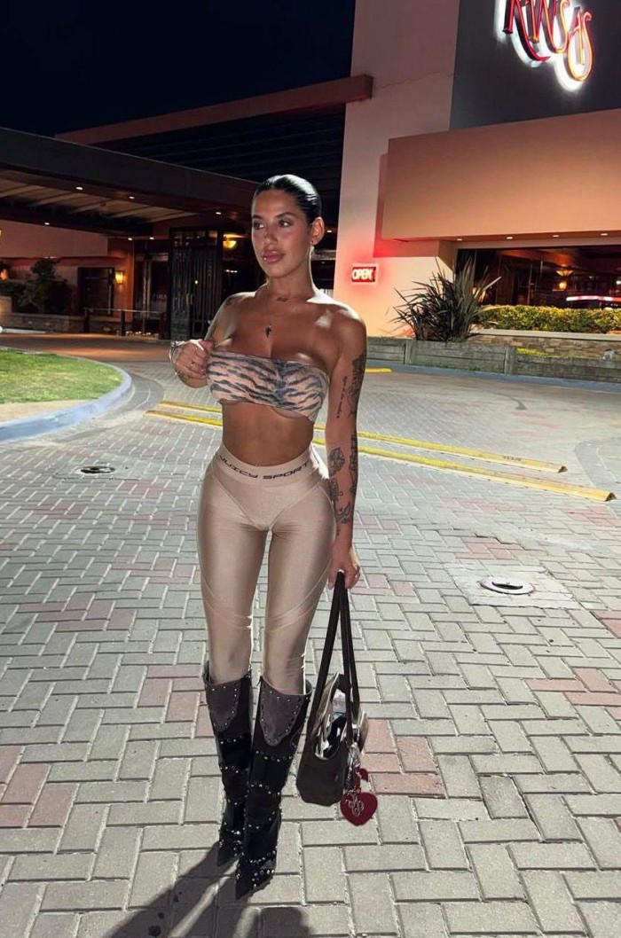 Preciosa colombiana en Ibiza- Solo Desplazamientos