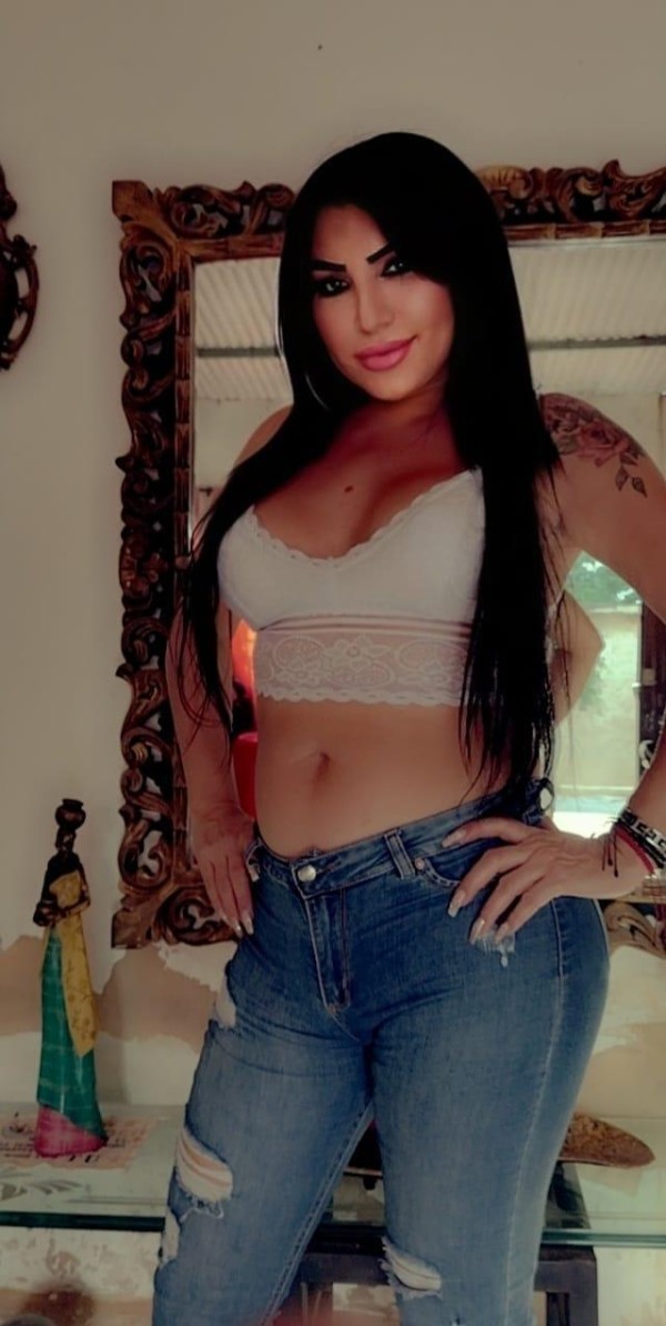 CHICA TRANS MORBOSA VERSATIL DESEOSA DE PLACER