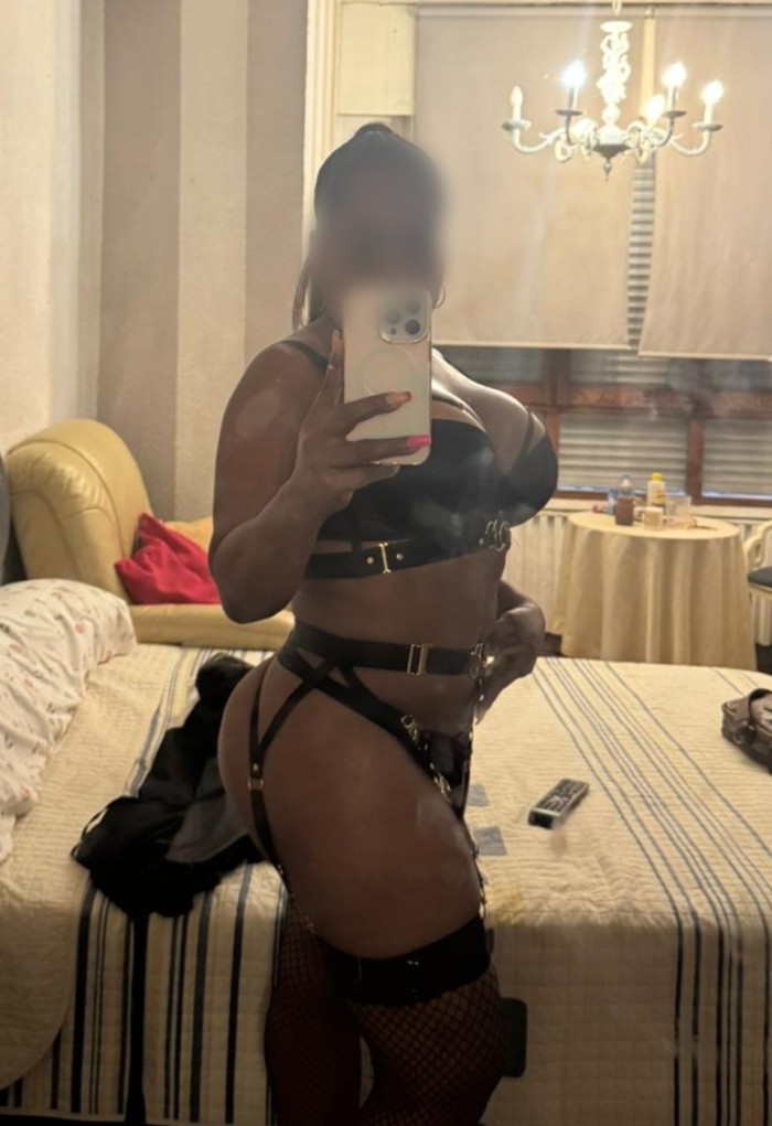 COLOMBIANA DE LUJO JUGUETONA Y FIESTERA – HAGO SALIDAS
