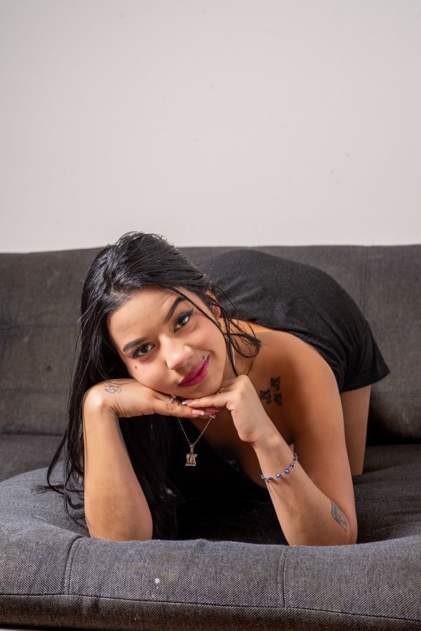 LA DIOSA DEL DELICIOSO COLOMBIANA 20 AÑOS 24H