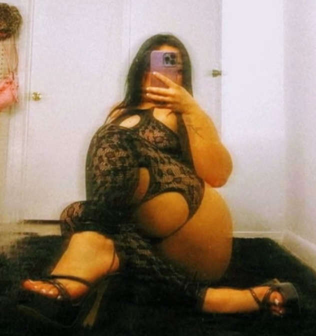 Latina morbosilla y cariñosa