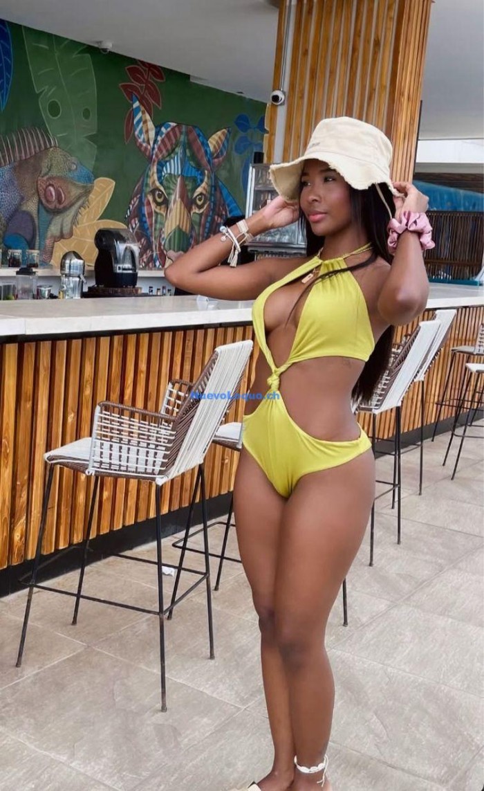 Fiestera jovencita colombiana