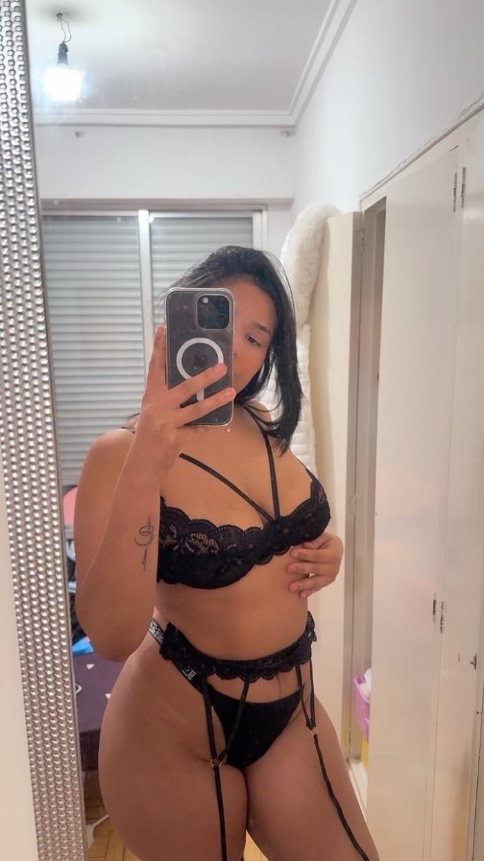 KLOHE VENEZOLANA TOP SIRVIENSO EN IBIZA