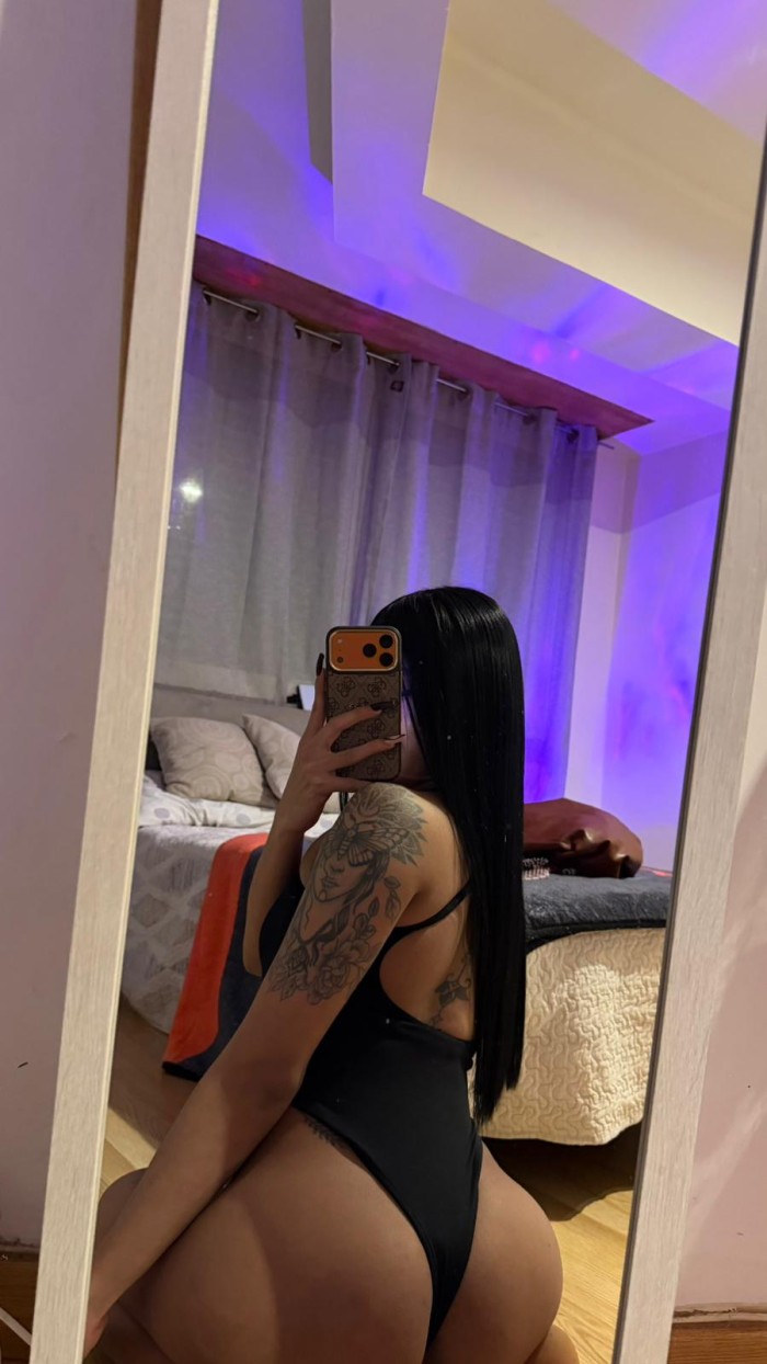 CHICA TRANS JOVENCITA DELICIOSA COMPLACIENTE