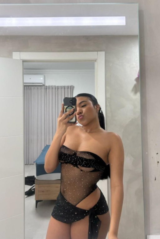 IRRESISTIBLE Y LUJURIOSA MUJER ADIENTE PLACER