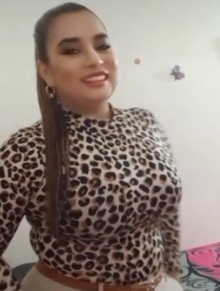 CUARENTONA LUJURIOSA CACHONDA COMPLACIENTE