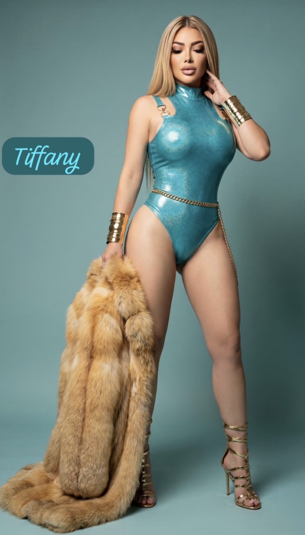 Tiffany Modelo y Azafata de vuelta en Madrid