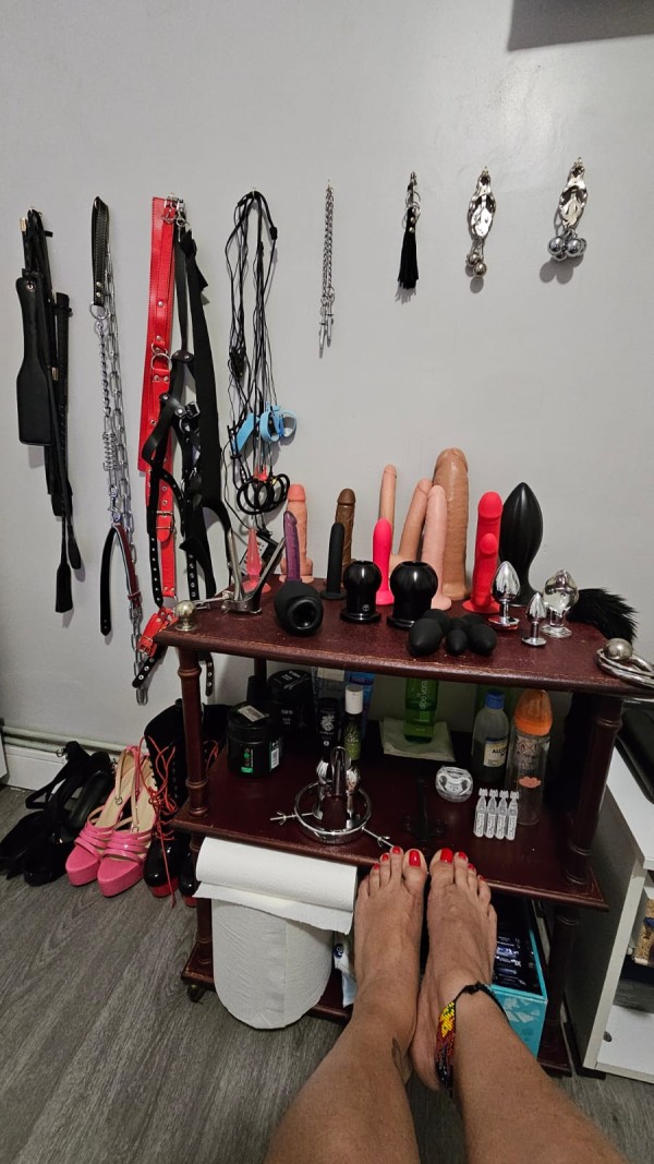 DOMINATRICE REINA DEL SQUIRTING!!!!… EXQUISITA Y EXIGENTE