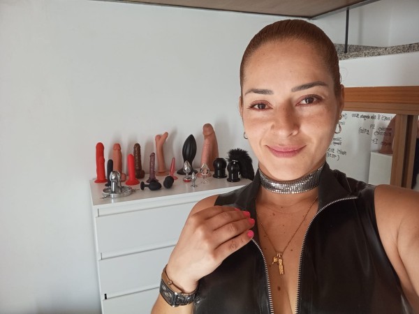 DOMINATRICE REINA DEL SQUIRTING!!!!… EXQUISITA Y EXIGENTE