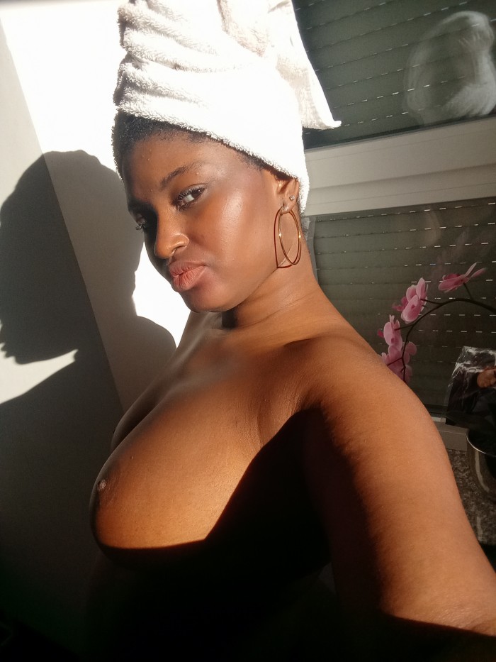 Negra bonita y fiestera, solo hago Salidas 24h