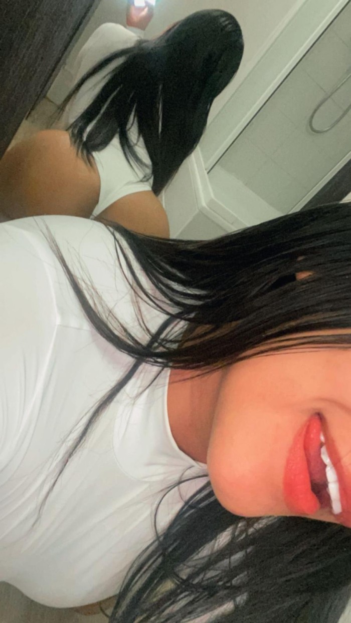 EXPLOSIVA TETONA CAÑERA SUPER FIESTERA Y VICIOSA