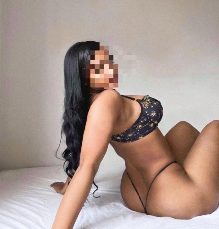 EXPLOSIVA TETONA CAÑERA SUPER FIESTERA Y VICIOSA