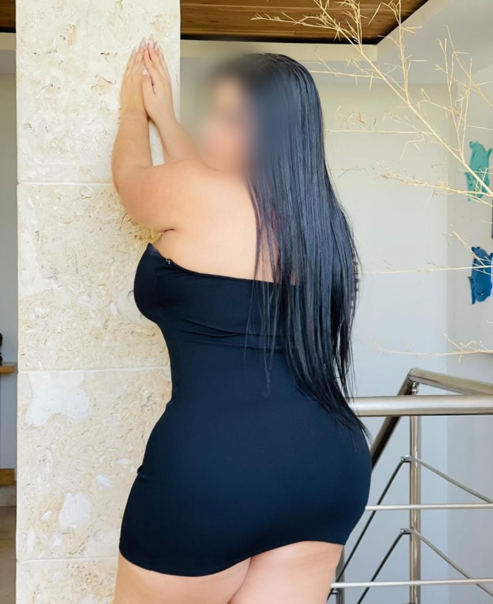 AVRIL DISPUESTA A DEJARTE MUY RELAJADO LLAMAME
