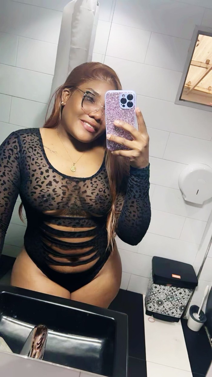 Escort vip negrita muy sexy en Alzira