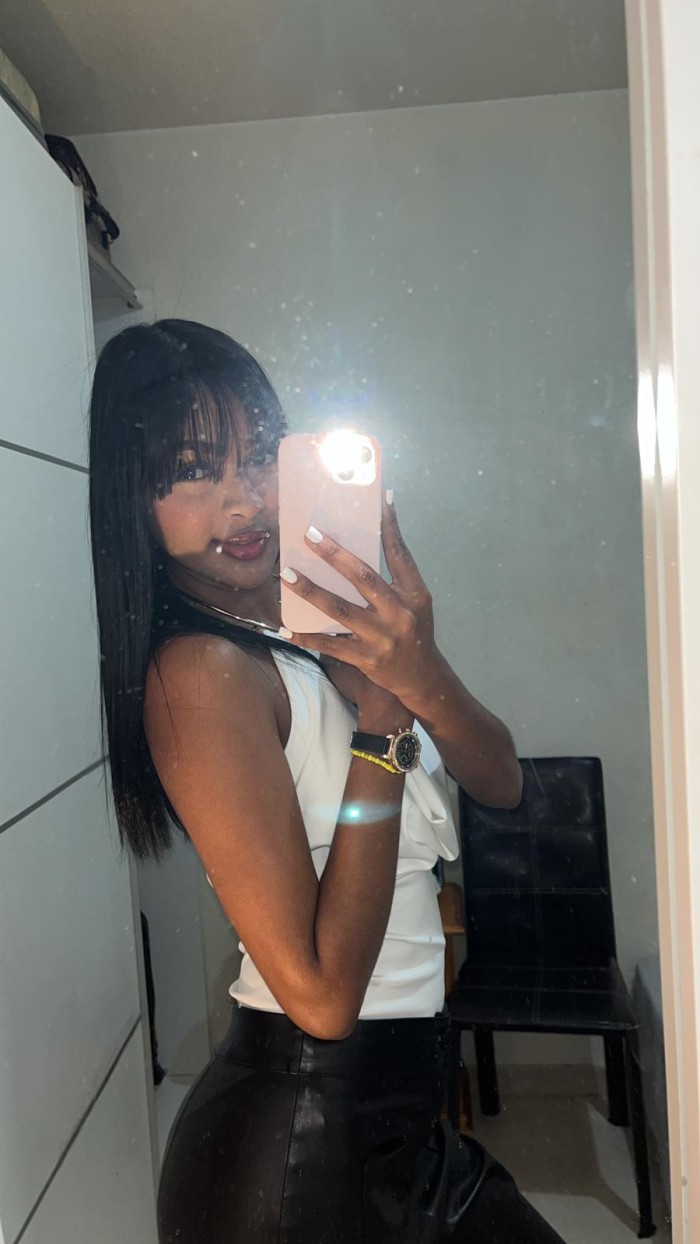 CHARLOTT ATREVIDA SENSUAL EN GRANADA