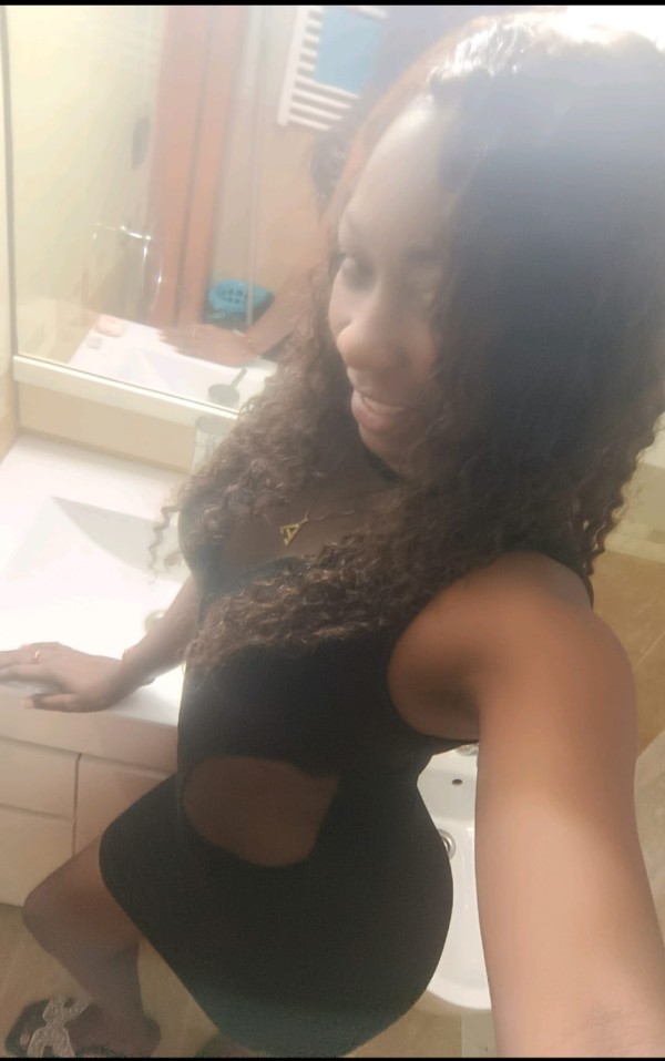 MORENZA COLOMBIANA CON GANAS DE DISFRUTAR