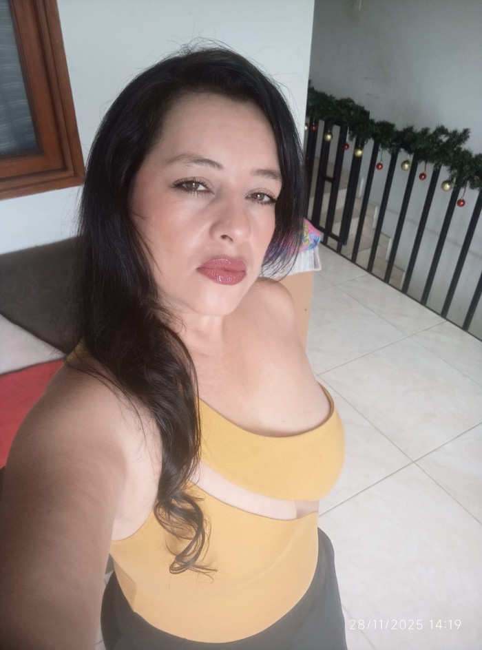 SILVANA MADURA, CACHONDA FIESTERA A TOPE