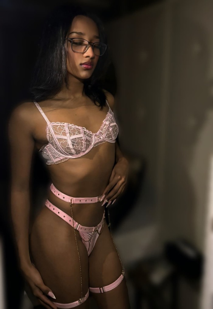 BELLA Y DELICADA COLOMBIANA EN MADRID