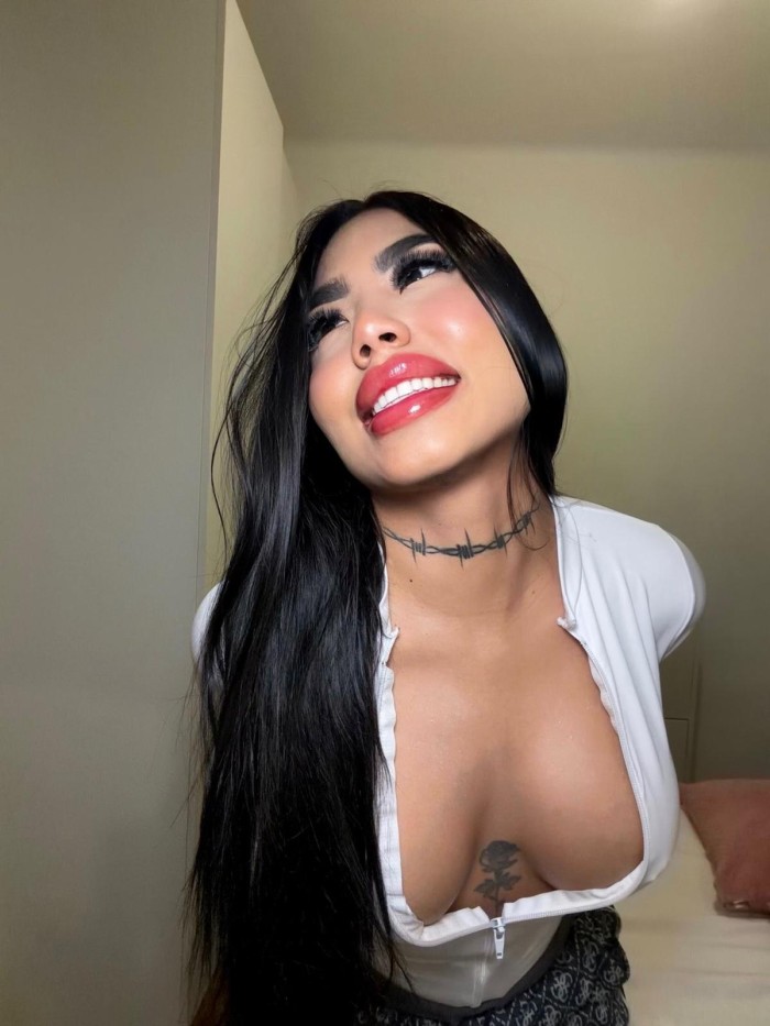 HERMOSA Y MUY TRAVIESA NUEVA EN MARBELLA