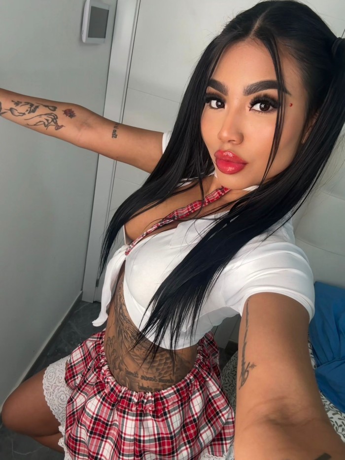HERMOSA Y MUY TRAVIESA NUEVA EN MARBELLA