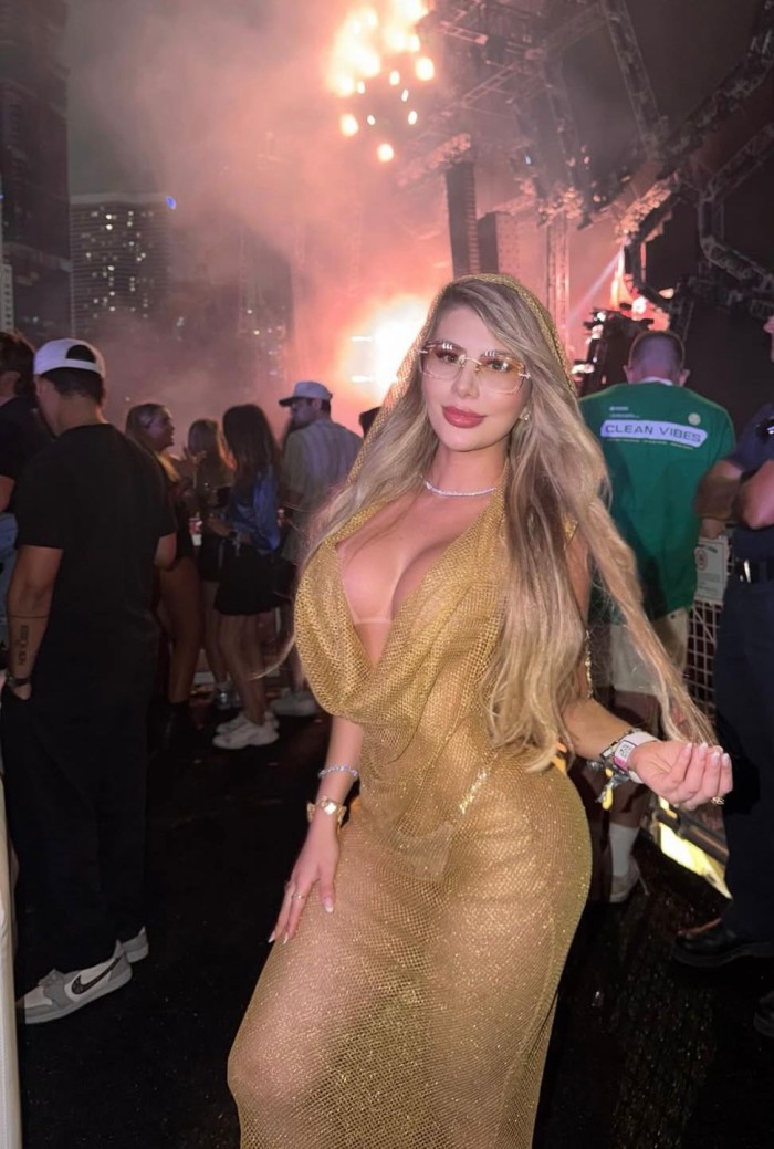 MARA JOVEN COLOMBIANA EXUBERANTE Y CARIÑOSA -627507647