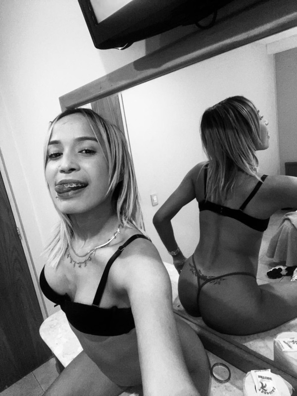 Rica rubia novedad en tu cuidad guarra fiestera cumple fantasías