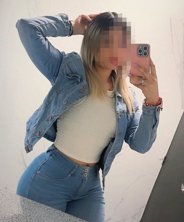 RUBIA, ENCANTADORA.. NOVEDAD EN VIGO, FIESTERA…
