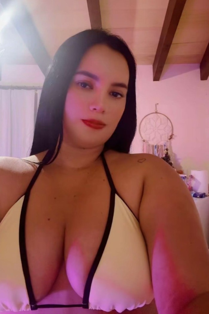 MUJER COMPLACIENTE A TUS CAPRICHOS EN INCA ALCUDIA