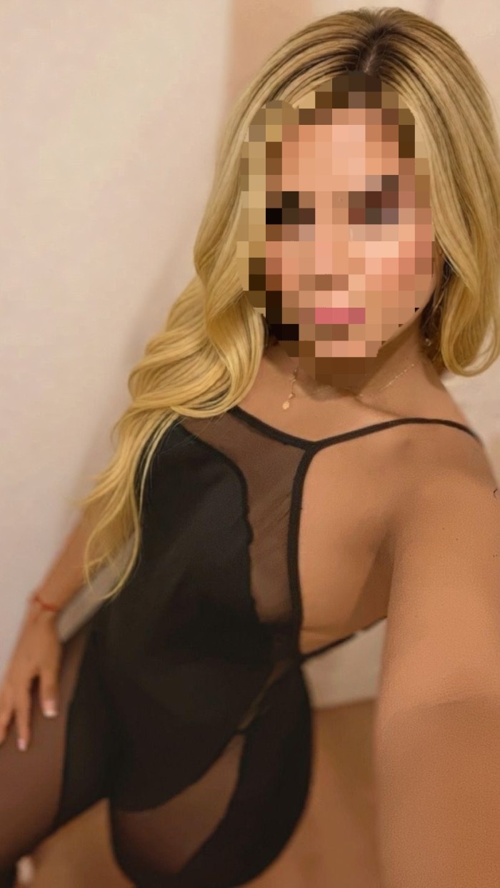 Rubia caliente folladora traga pollas