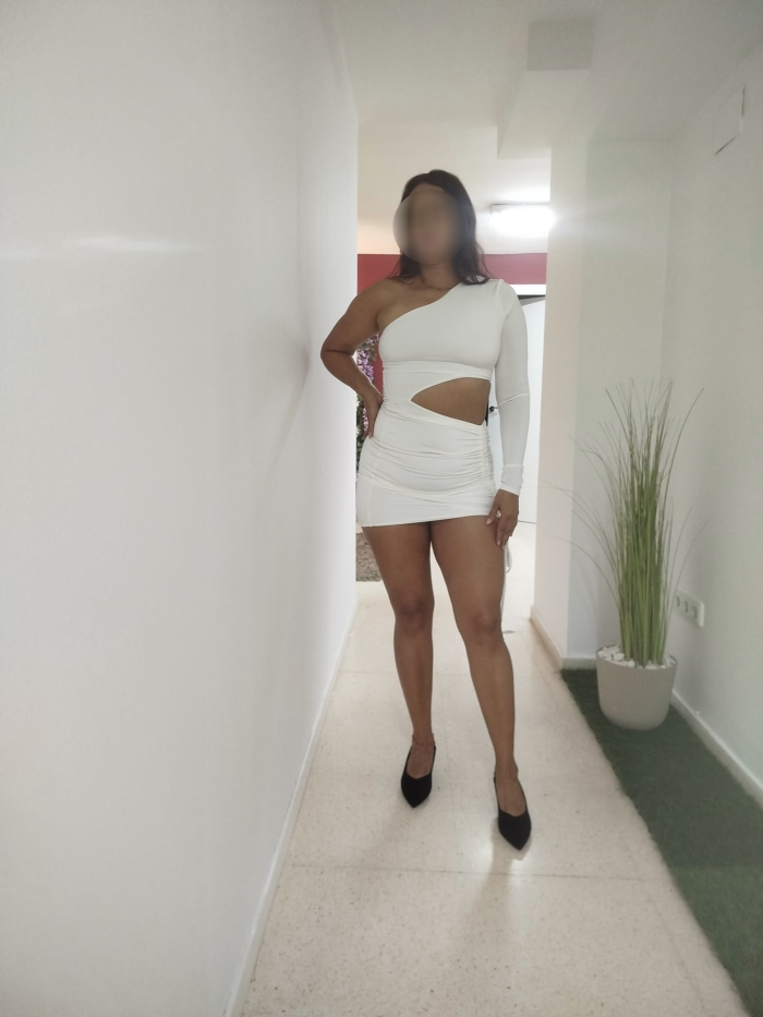 Diamante embruto grupo de amigas para salidas Elche