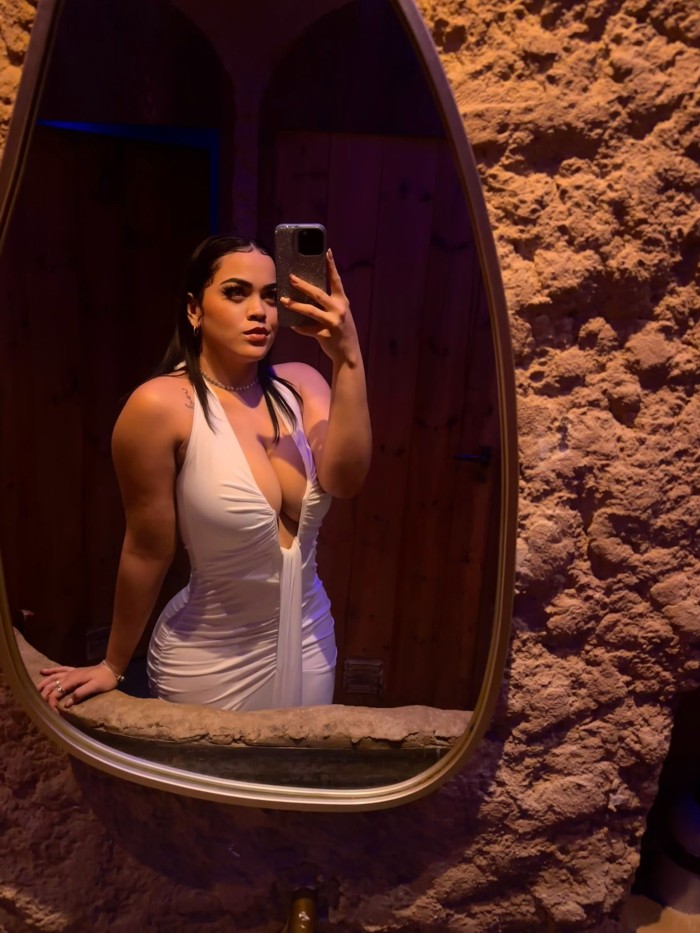 EN LAS DELICIAS VENEZOLANA RICA EN LA CAMA SEXO