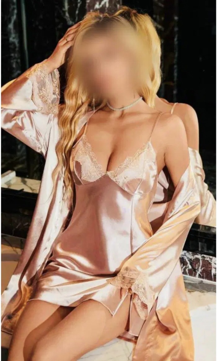 Novedad rubia guapísima independiente divertida