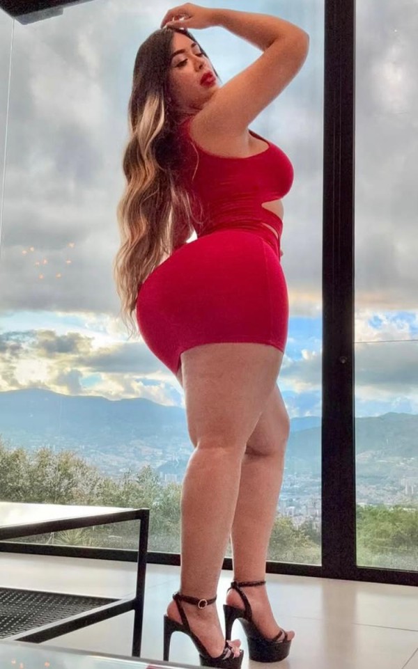 BIBI 🩷BEAUTIFUL MISTRESS FINDOM DOMINANT PUERTO BANUS WITH APARTMENT 24H