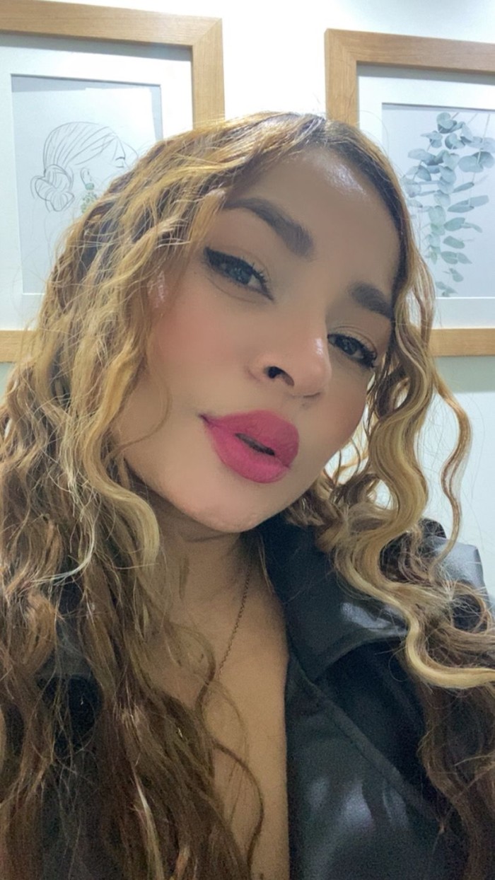 SOFIA , DESDE MEDELLIN, FIESTERA Y FLACA VIENES?
