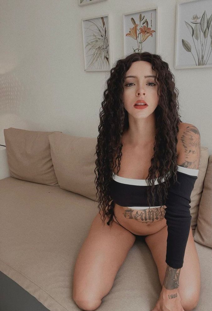 SOY UNA CHICA NUEVA EN TU ZONA AMOR