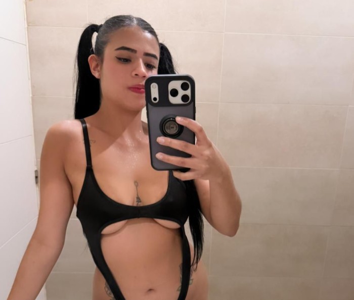La amante perfecta con ese cuerpazo, en vía julia