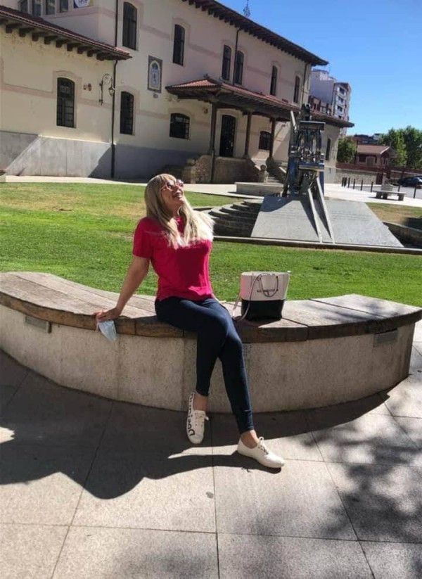 TRANS AUTÉNTICA BEATRIZ ESPAÑOLA COMPLETISIMA