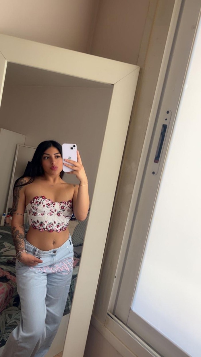 Jovencita muy sexy y decidida en Bilbao