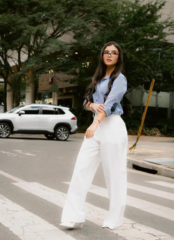 Jovencita muy sexy y decidida en Bilbao