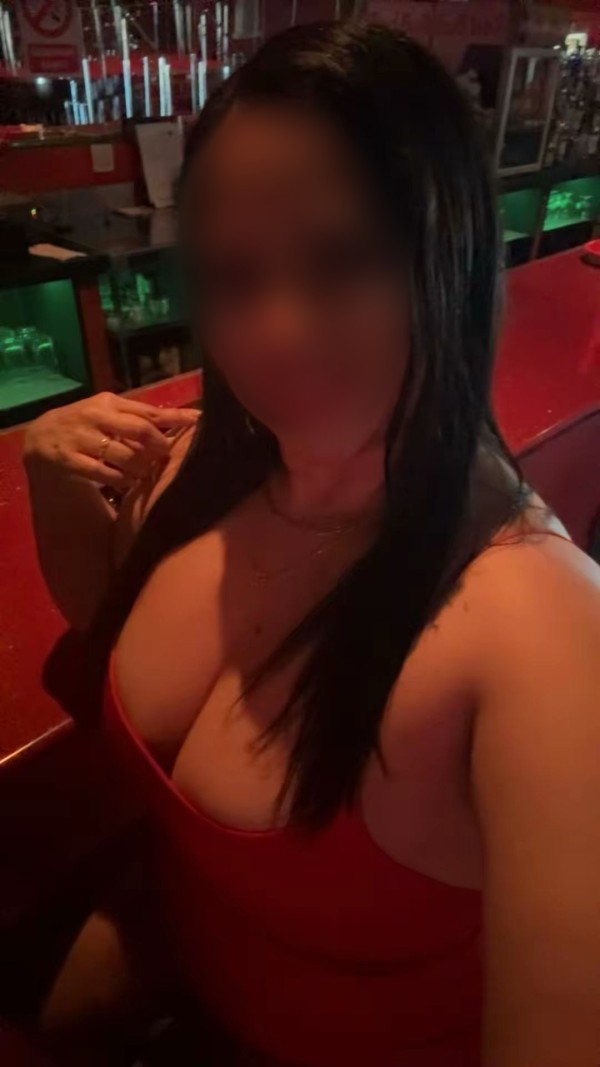 SOLO SALIDAS LUJURIOSA ARDIENTE MUY COMPLACIENTE