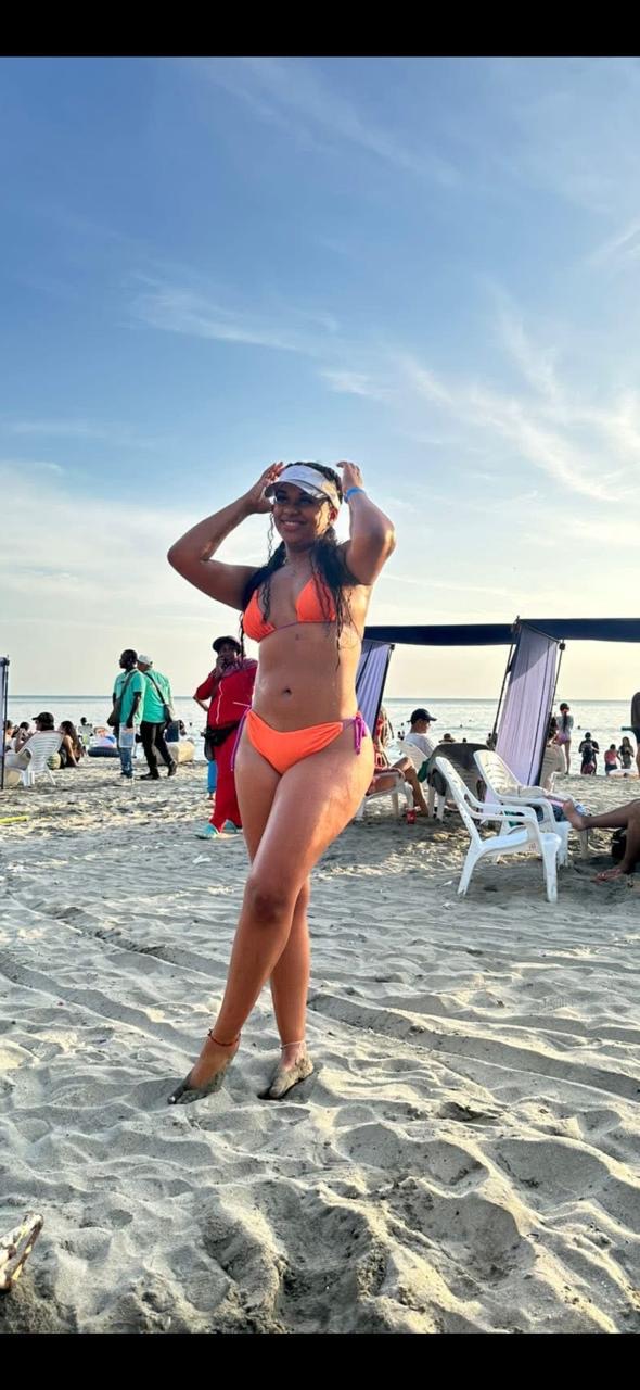 Colombiana morenita tatuada muy cachonda
