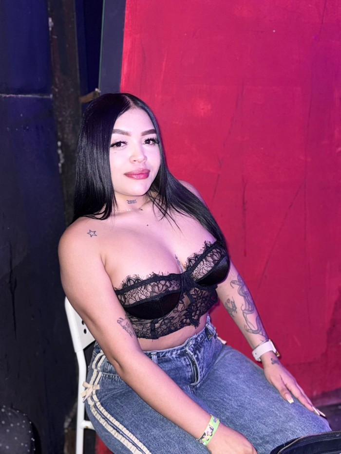 EN TORREVIEJA FIESTERA REINA DEL SEXO MUY TOP