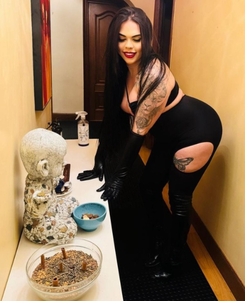 CHICA TRANS ARDIENTE Y MORBOSA DESEOSA DE PLACER