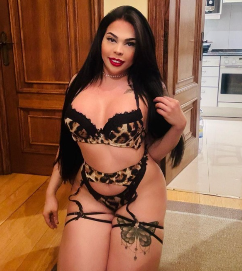 CHICA TRANS ARDIENTE Y MORBOSA DESEOSA DE PLACER