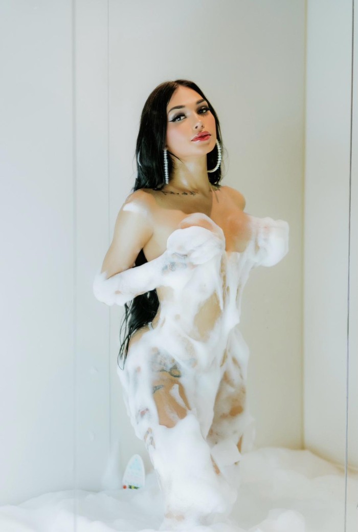 TRANS ARDIENTE FIESTERA BOMBA DE SEXO
