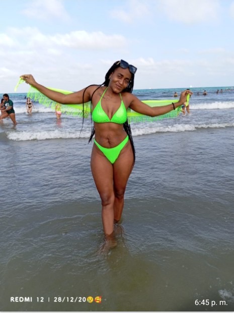 Negra tetona con ganas de leche francesa hasta el