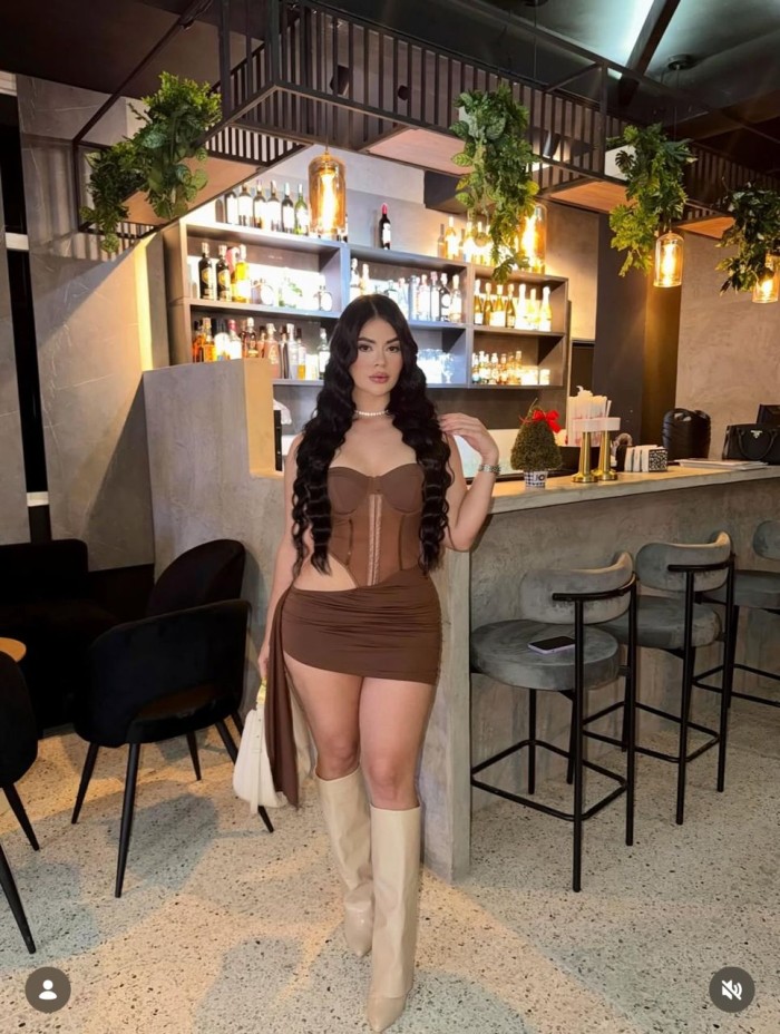 SEDUCTORA CON UNA BOQUITA DE CARAMELO 604226359